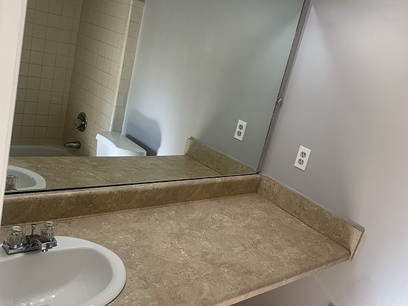 4th image of 2188 Wellington Cir #1