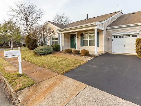 2nd image of 79 Shadowlawns Drive #1000