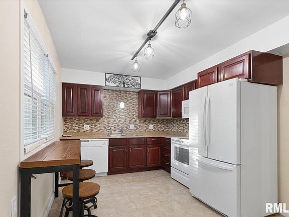 4th image of 11735 Elizabeth Dr