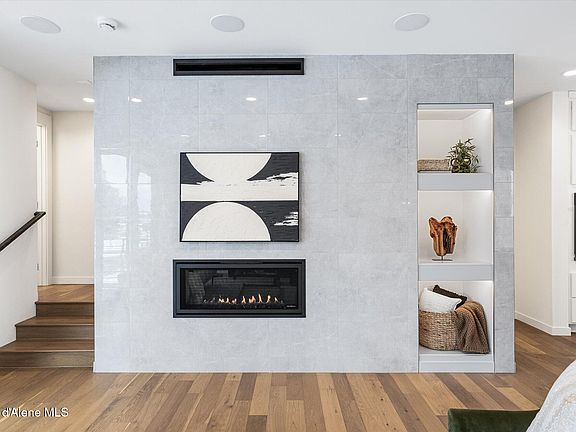 Elegant fireplace wall>