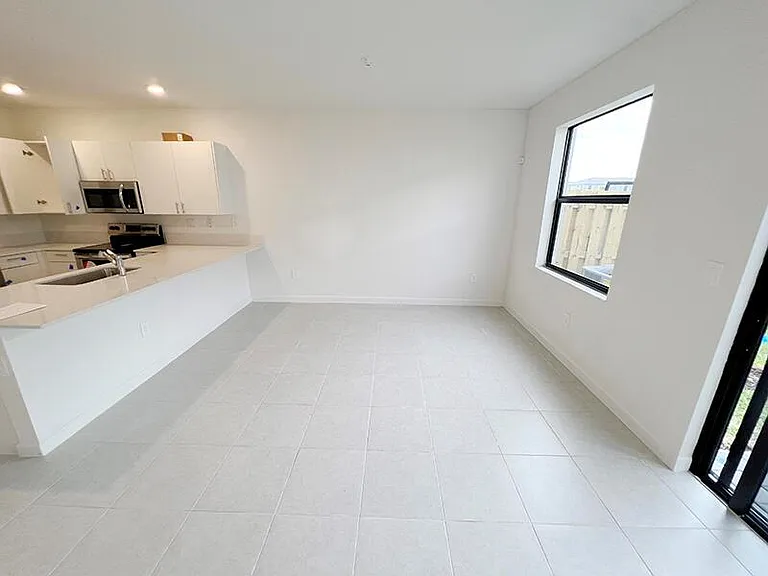 13302 SW 286th St — Photo 3