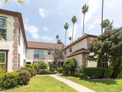 Spacious Studio in the Heart of Los Feliz Photo 1 Spacious Studio in the Heart of Los Feliz Photo 1