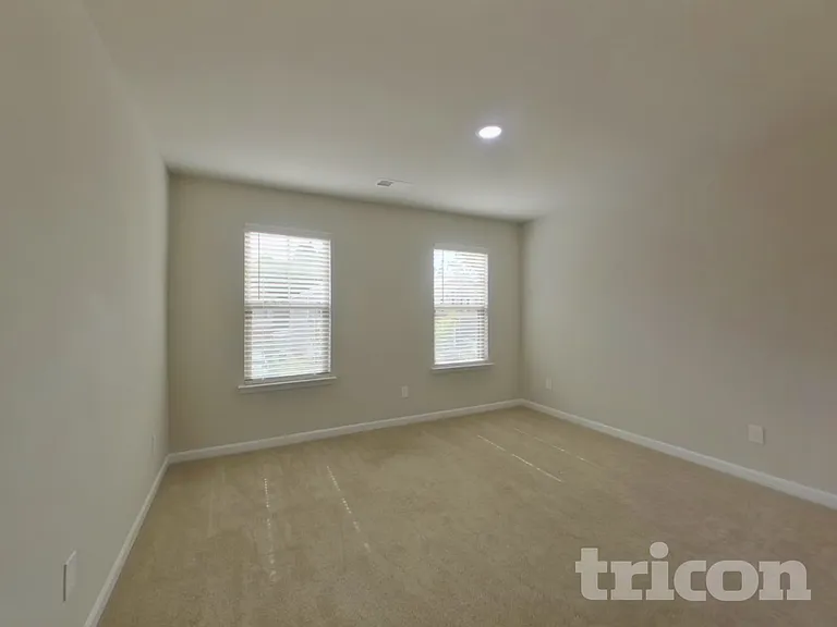 213 Spring Knoll Dr — Photo 11