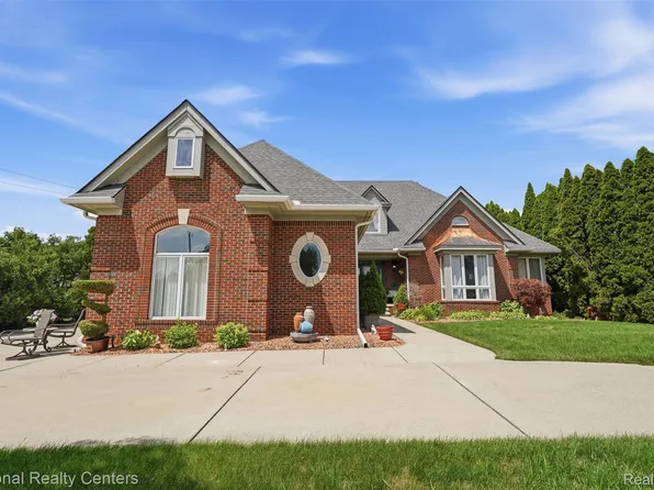 20175 Gill Rd, Livonia, MI 48152