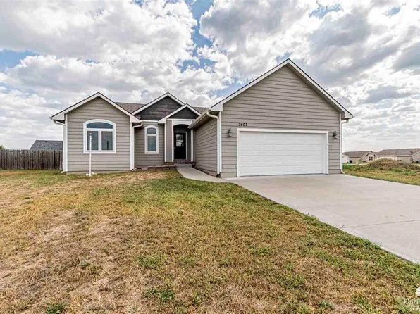 2607 Heron Cir, Junction City, KS 66441
