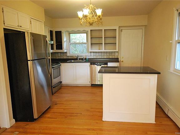 4th image of 10 Palmer Ave