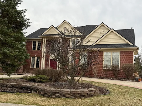 6857 Maple Creek Blvd, West Bloomfield, MI 48322