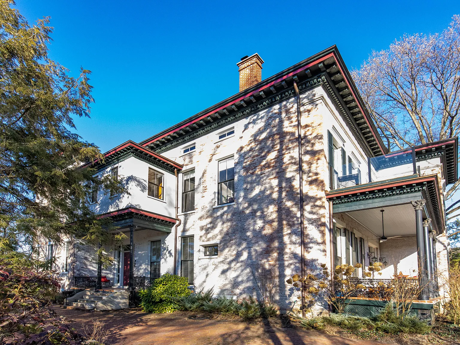 2114 Edgehill Rd — Photo 4