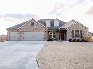 18264 Phelps Cir, Fayetteville, AR 72704