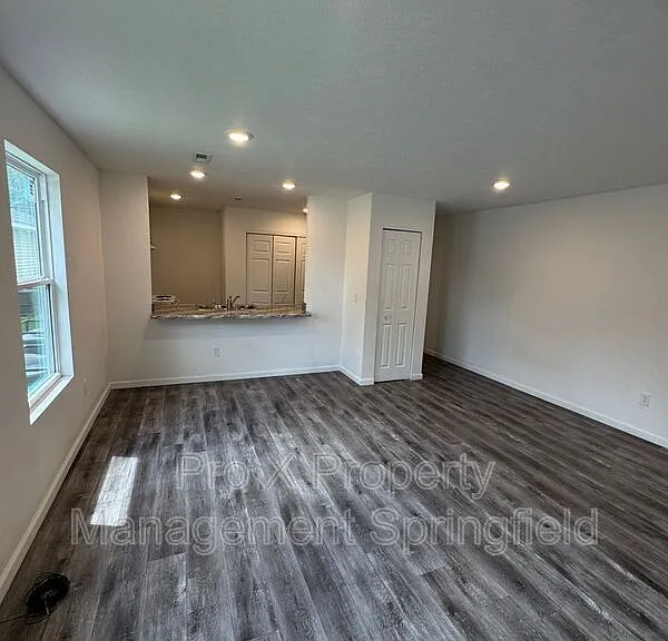 1618 W Scott St — Photo 3