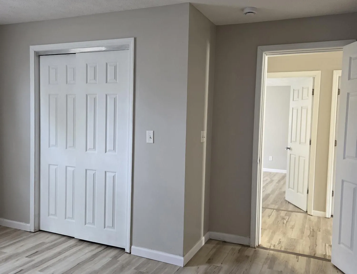 3 bed, 1000 sqft, $1,100 — Photo 3