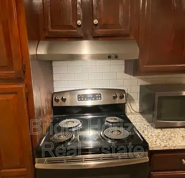 1017 Mullins St — Photo 12