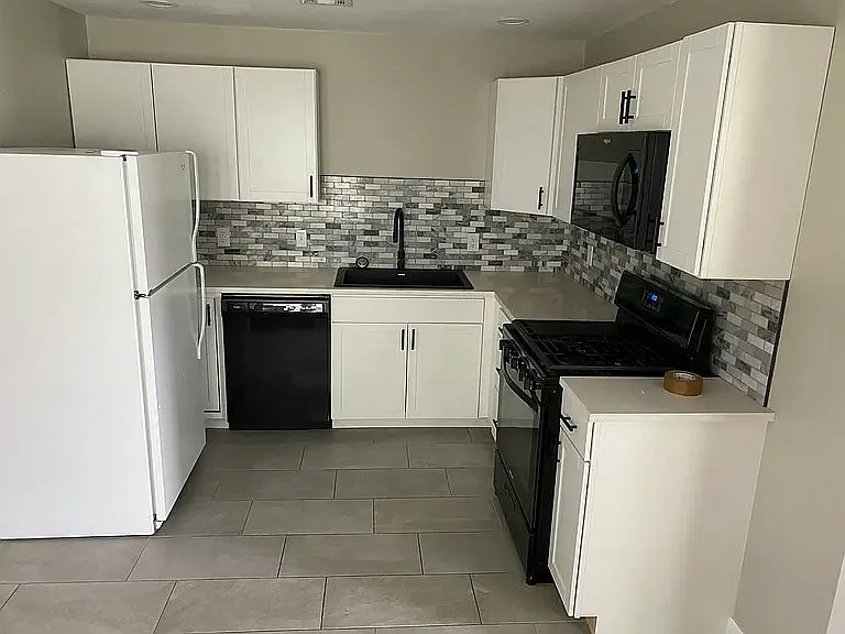 113 South Birch Street, Unit 113 1/2 — Photo 2