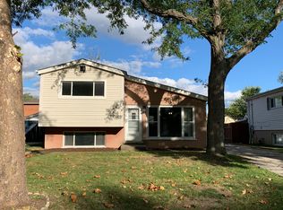 63 S Main St, Glen Ellyn, IL 60137