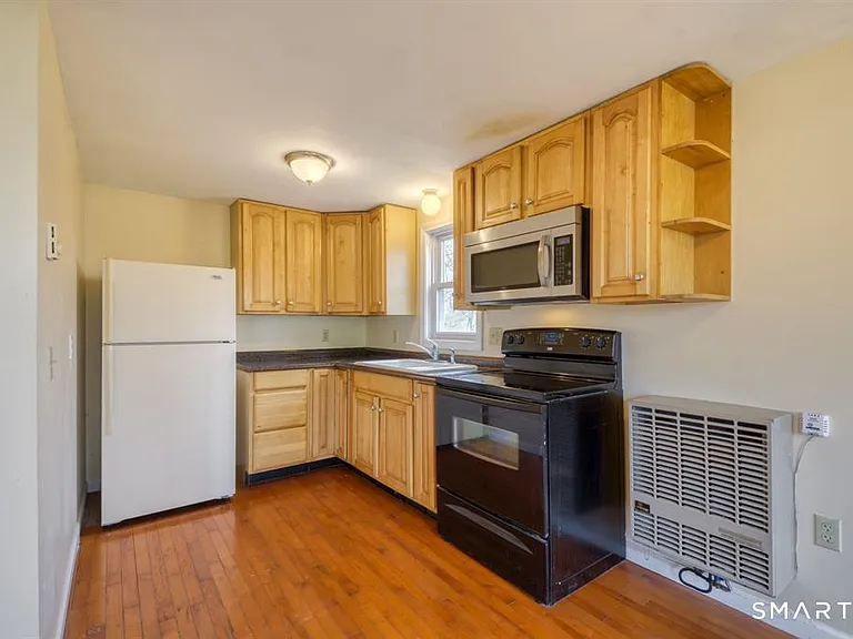 20 Lake View Ave — Photo 7