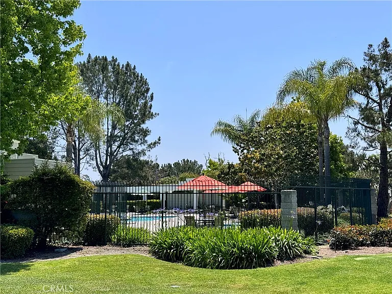 19 Baywood #42 — Photo 16