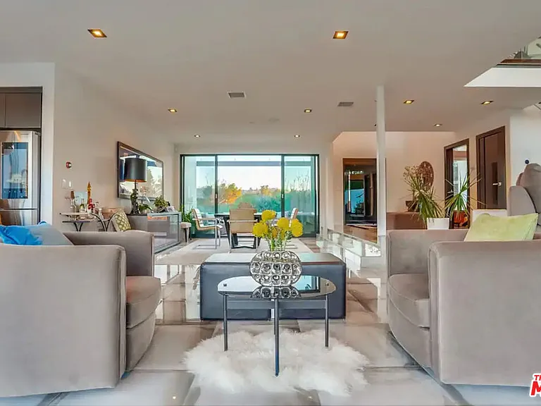 3437 Troy Dr — Photo 16