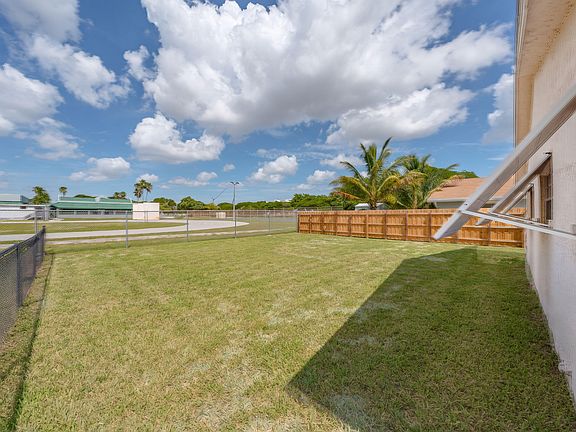 4th image of 3411 NE 5 Avenue NE #1-2