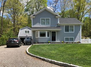 32 Halock Dr, Greenwich, CT 06831