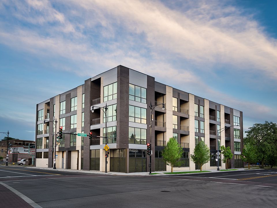 4747 N Ashland Exterior