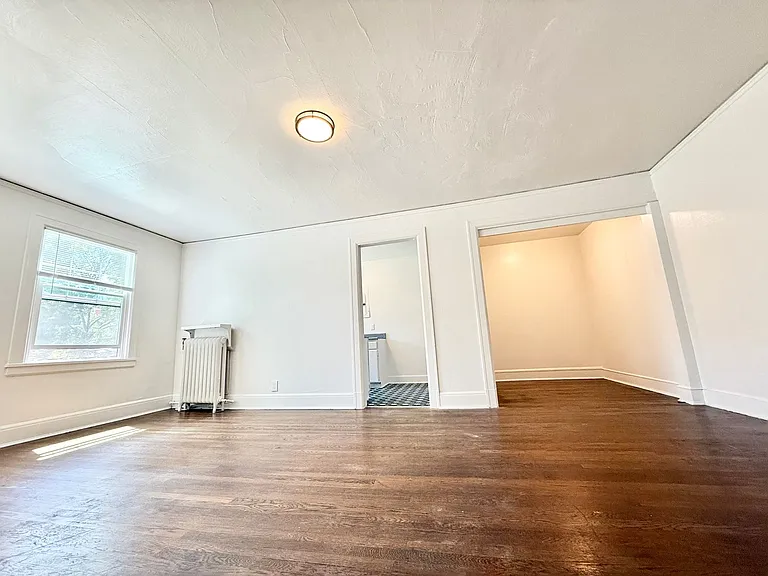 1522 E Olive Way — Photo 29