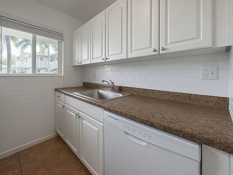 1671 NE 33rd St #1 — Photo 14