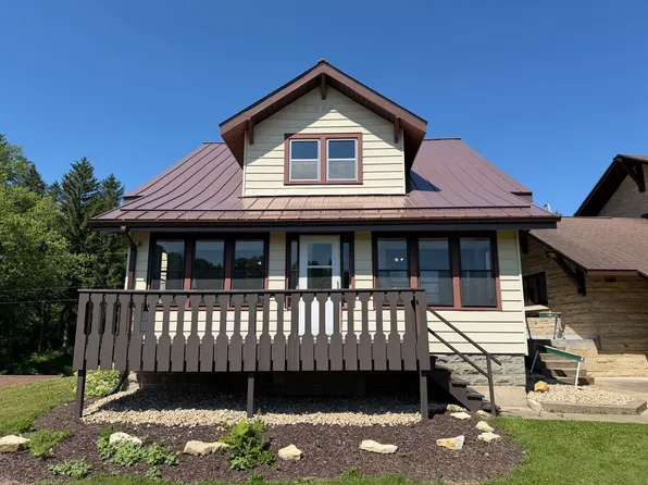 131 S Main St, Chaseburg, WI 54621