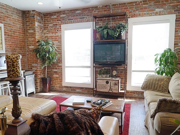 2nd image of 1381 N Kalamath St #106