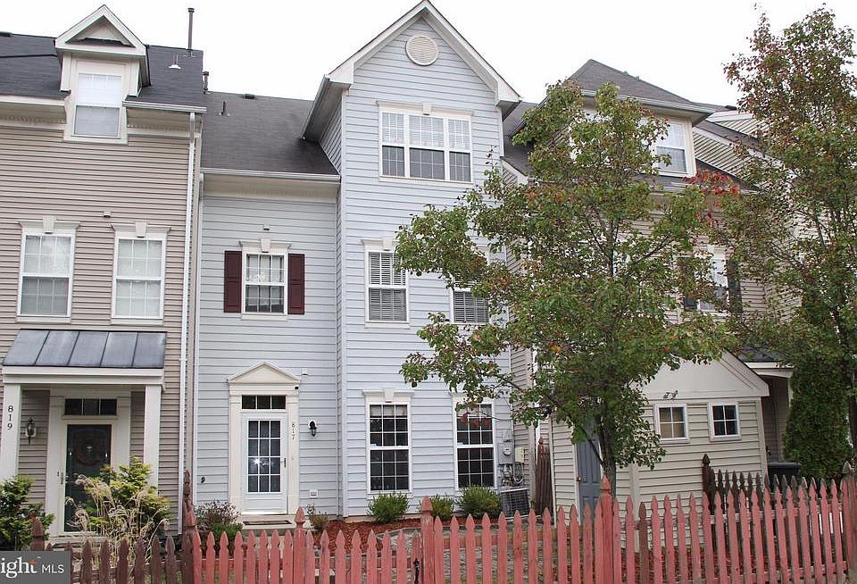 1st image of 817 Estuary Dr