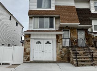 126 Rockne St, Staten Island, NY 10314