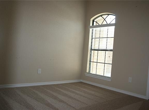 3rd image of 2909 Traditions Dr