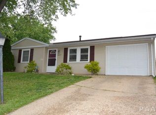 4027 W Hillmont Rd, Peoria, IL 61615