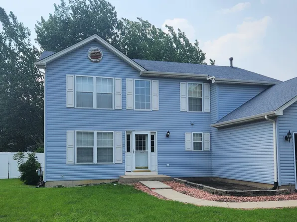 213 Savoy Dr, Shorewood, IL 60404