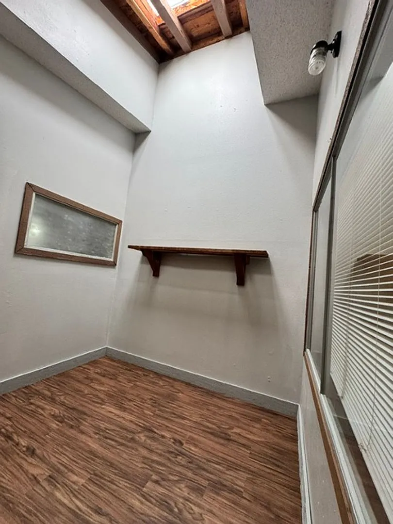 2 bedrooms + a flex space for rent! 1 and 1/2 baths with a 1 car garage duplex for in SW OKC! nea... — Photo 3