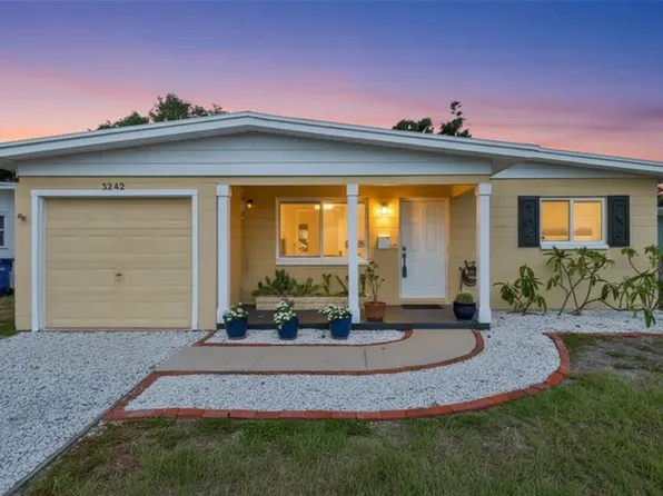 3242 Kingston St N, Saint Petersburg, FL 33713