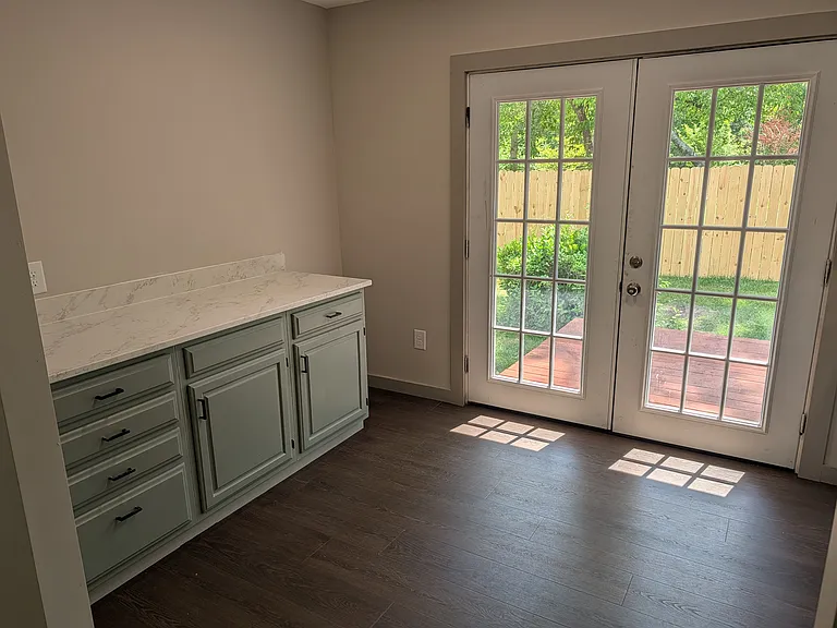 1670 W Massachusetts Ave — Photo 11