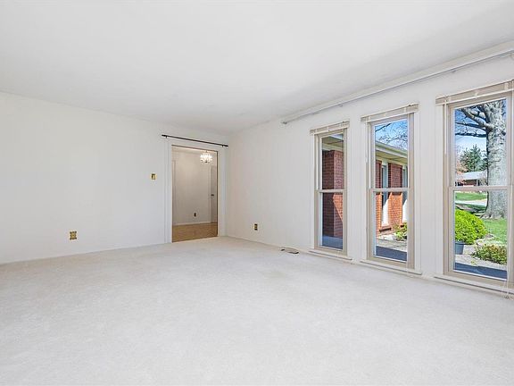 5th image of 10320 Dorenshire Ct