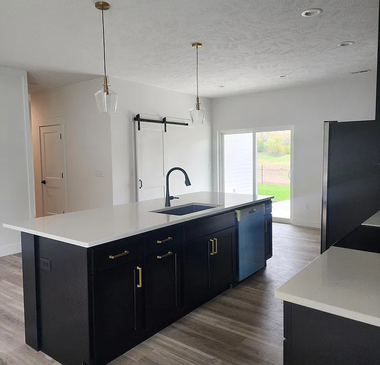 2012 Parkview Dr #3
