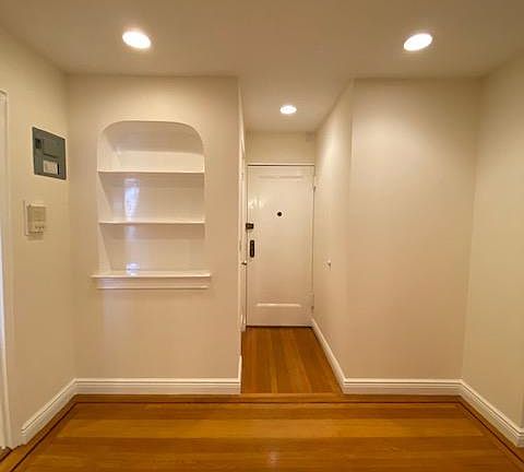 4th image of 4300 Martha Ave #3H