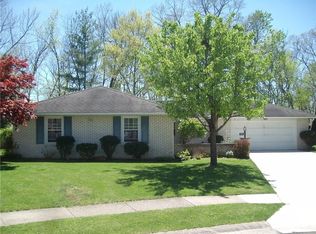 1407 Foxdale Pl, Sidney, OH 45365