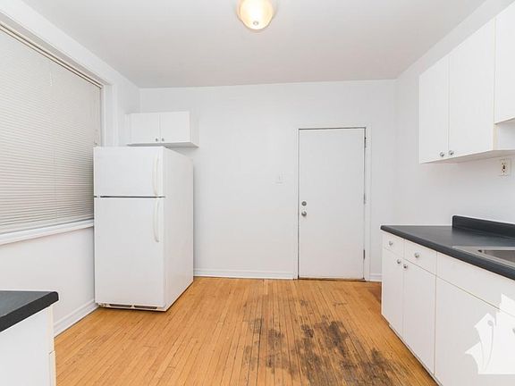 4th image of 3000 N Whipple St #127