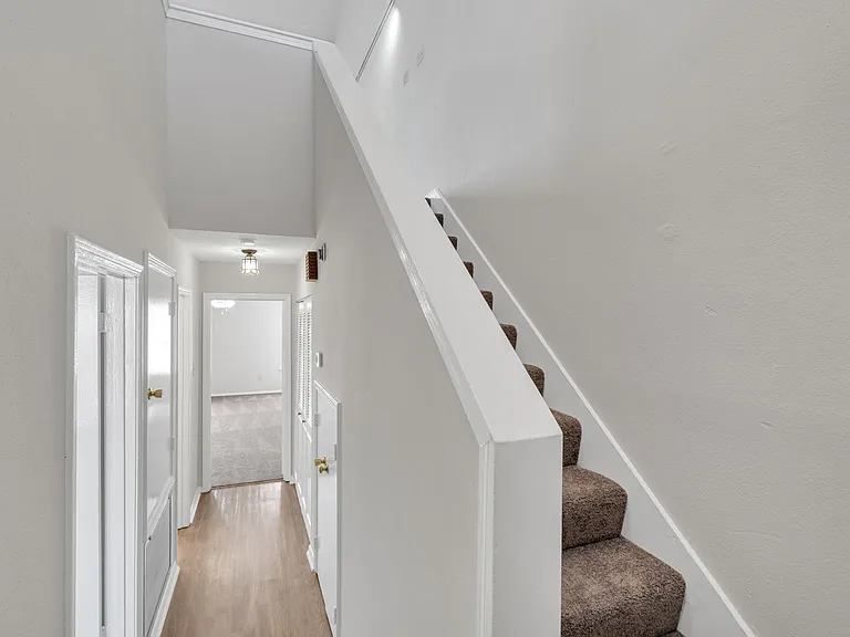 Woodlake Apartments — Photo 42