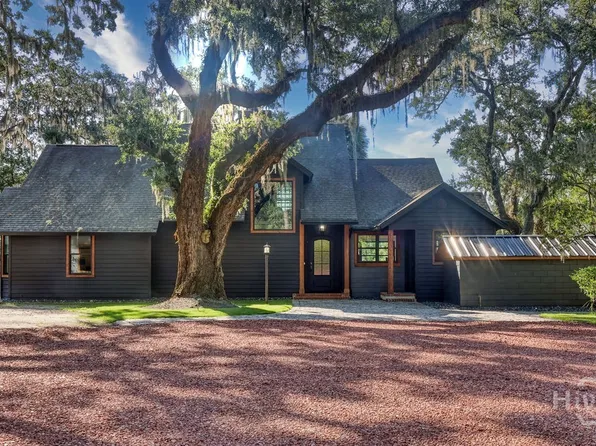 2611 Salcedo Avenue, Savannah, GA 31406