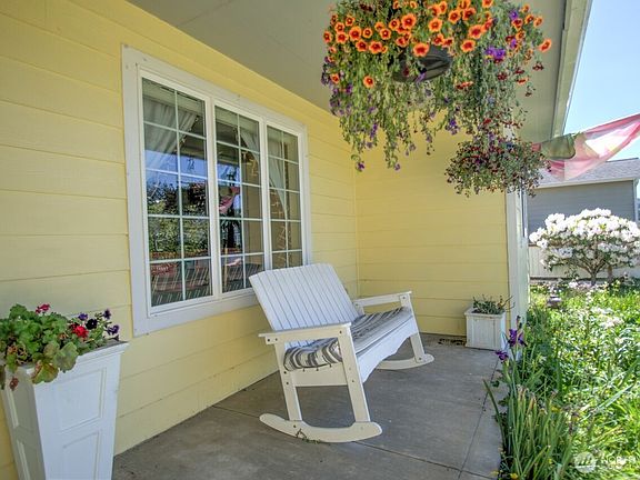 3rd image of 230 Meadow Loop