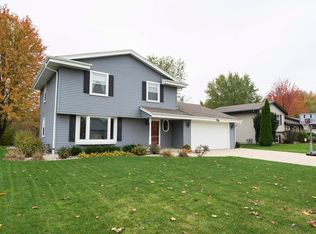8549 W Elm Ct, Franklin, WI 53132
