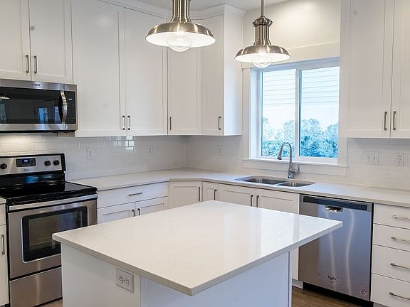 Finished home photos are representational images only. See sales agent for details.