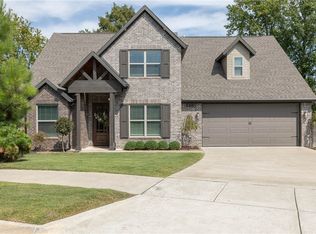 3485 E Galaxy Cir, Fayetteville, AR 72701