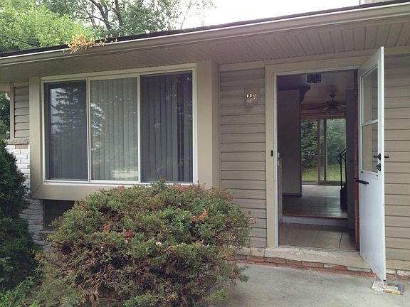 3rd image of 2321 Binghamton Dr