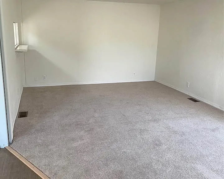 340 E Eighth North St #20 — Photo 7