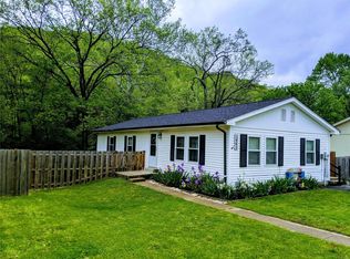 1461 Creekside Dr, High Ridge, MO 63049